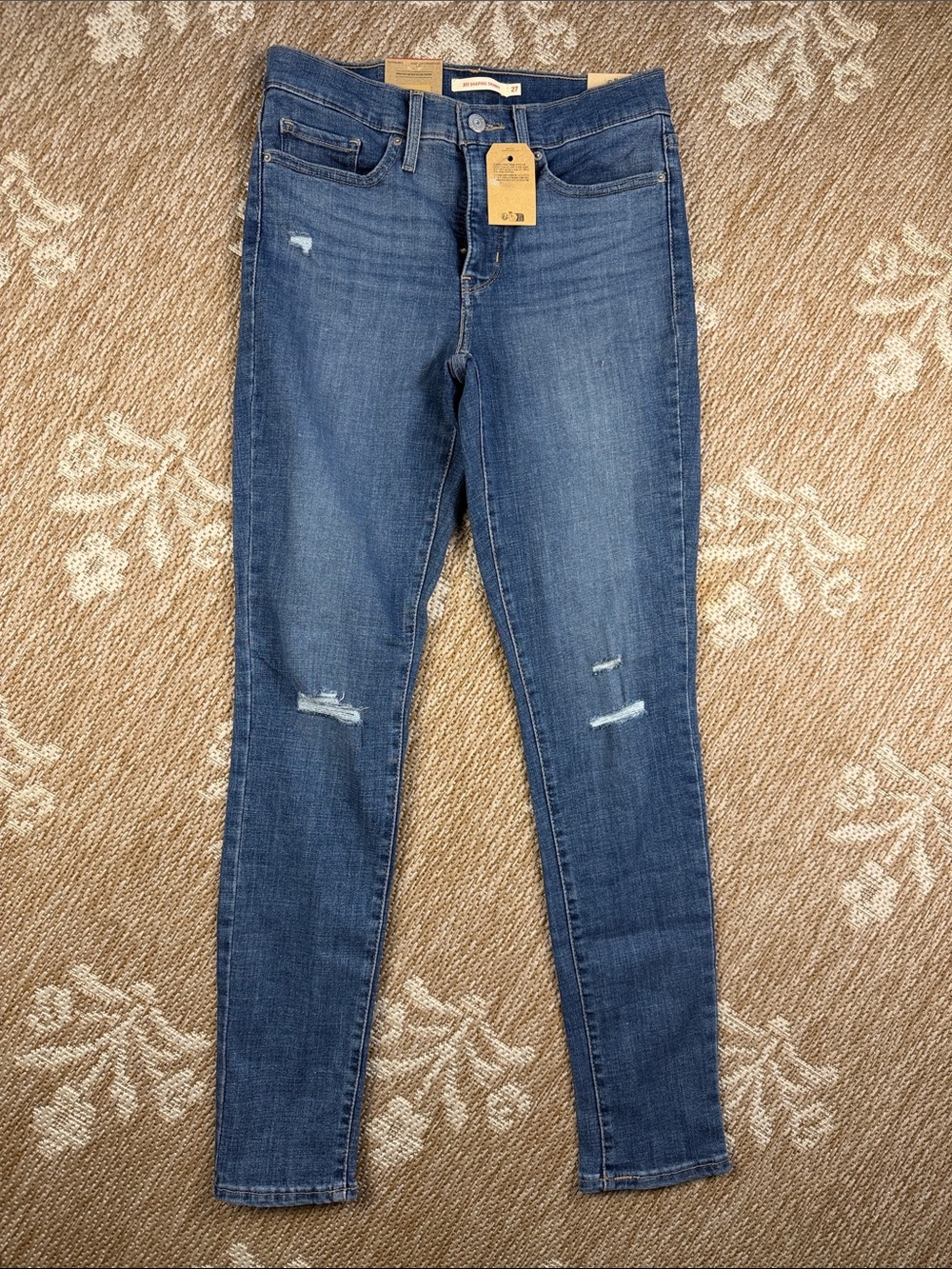 NWT Levi's Dark Wash Skinny Jeans with Light Distressing
